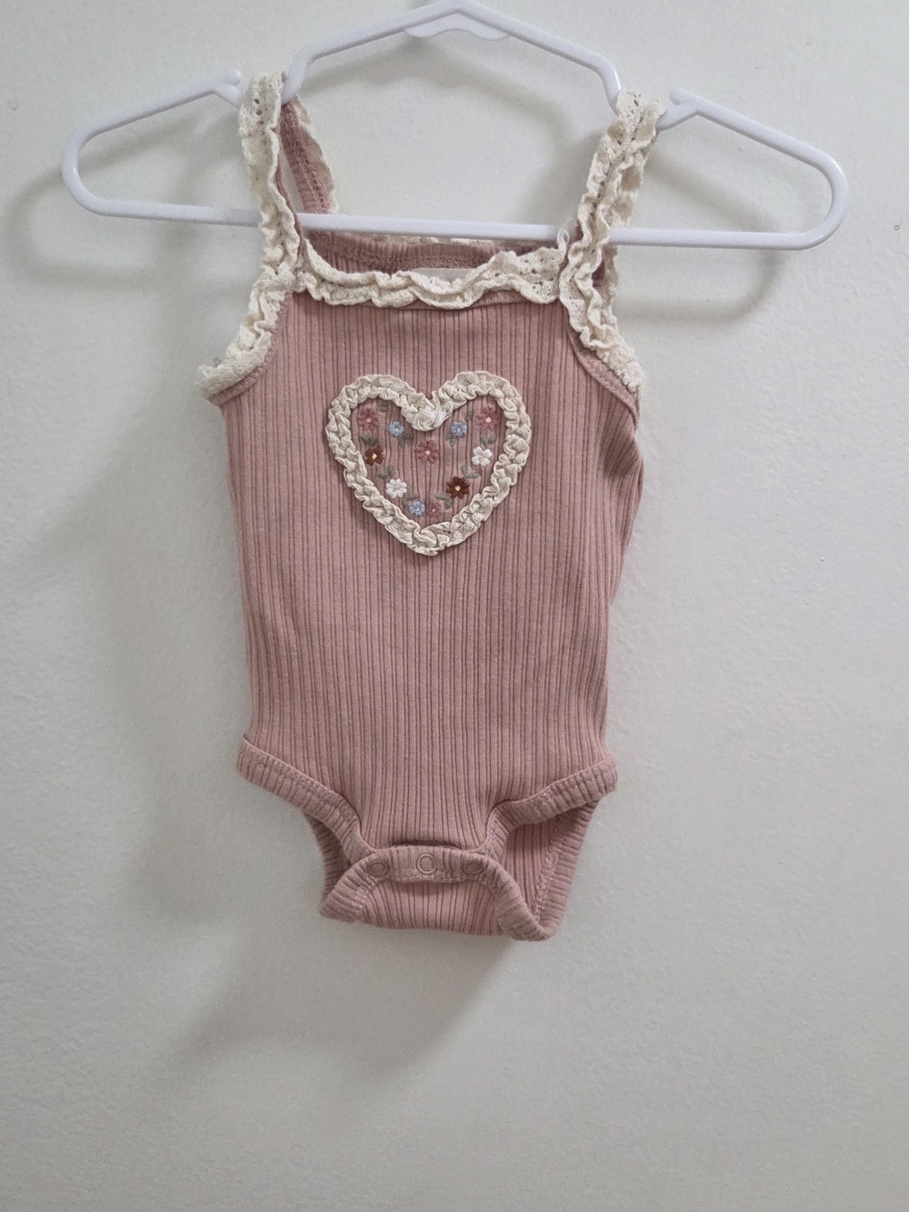 Rabbit + Bear Organic Pink Lace-Trim Ribbed One-Piece Bodysuit, 0-3 Mo